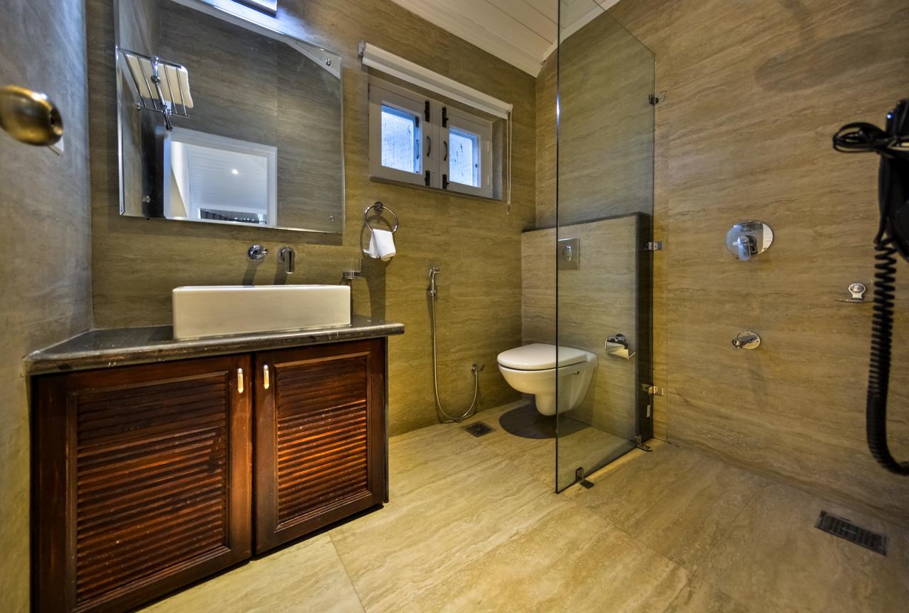 Hotel Metropolis Srīnagar Kültér fotó