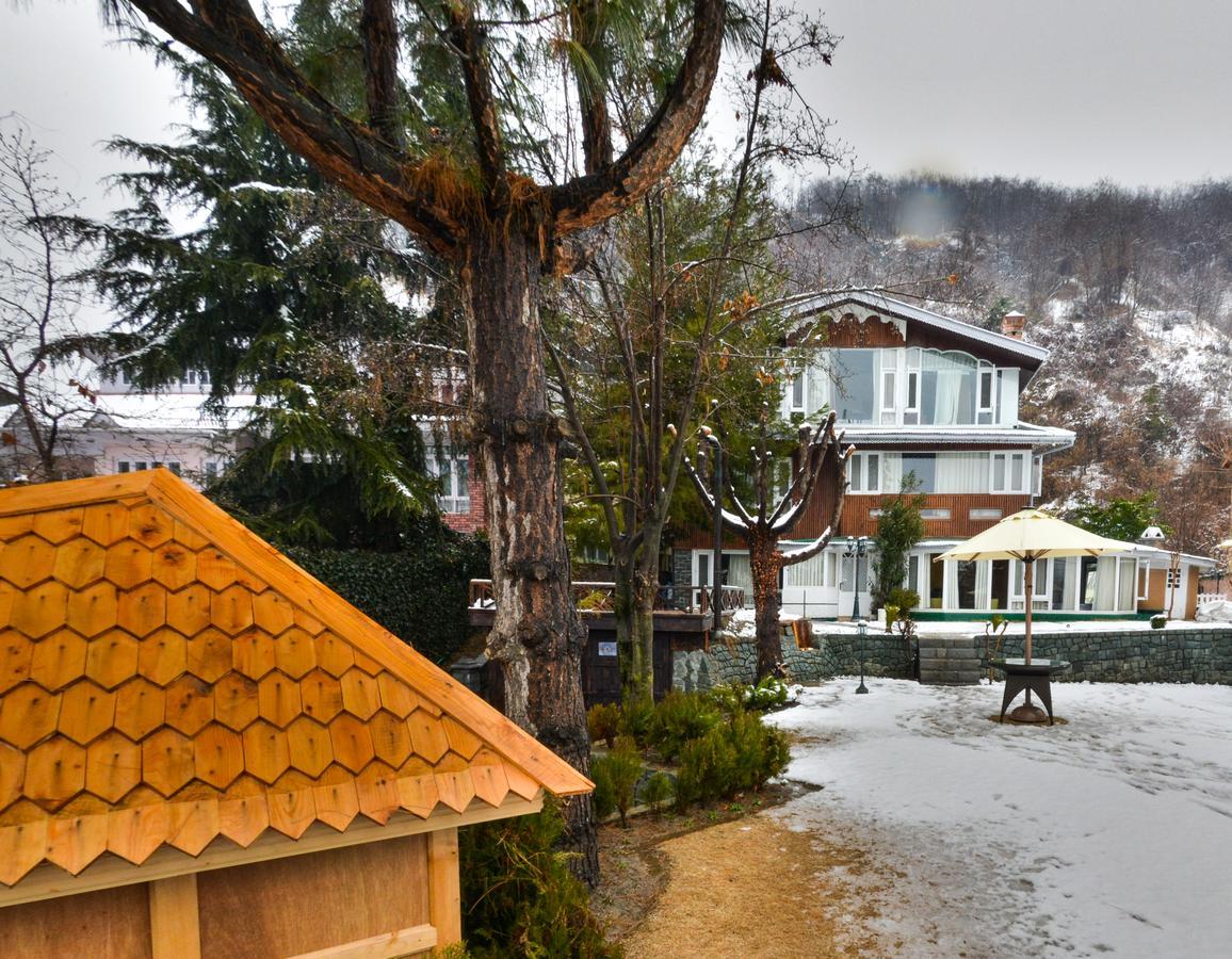 Hotel Metropolis Srīnagar Kültér fotó