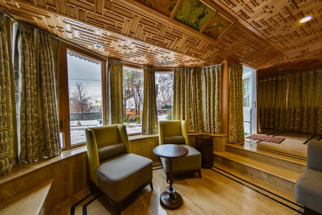 Hotel Metropolis Srīnagar Kültér fotó