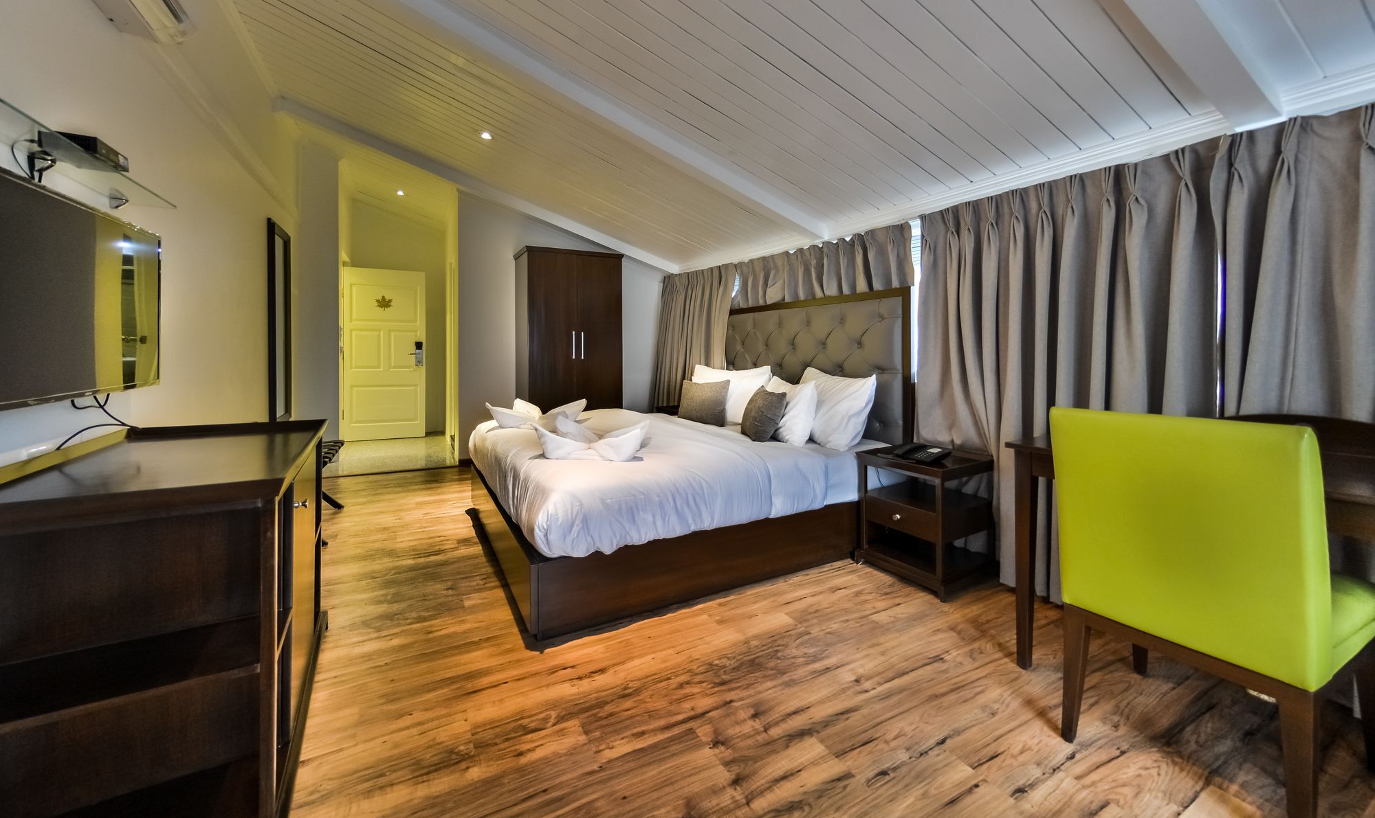 Hotel Metropolis Srīnagar Kültér fotó
