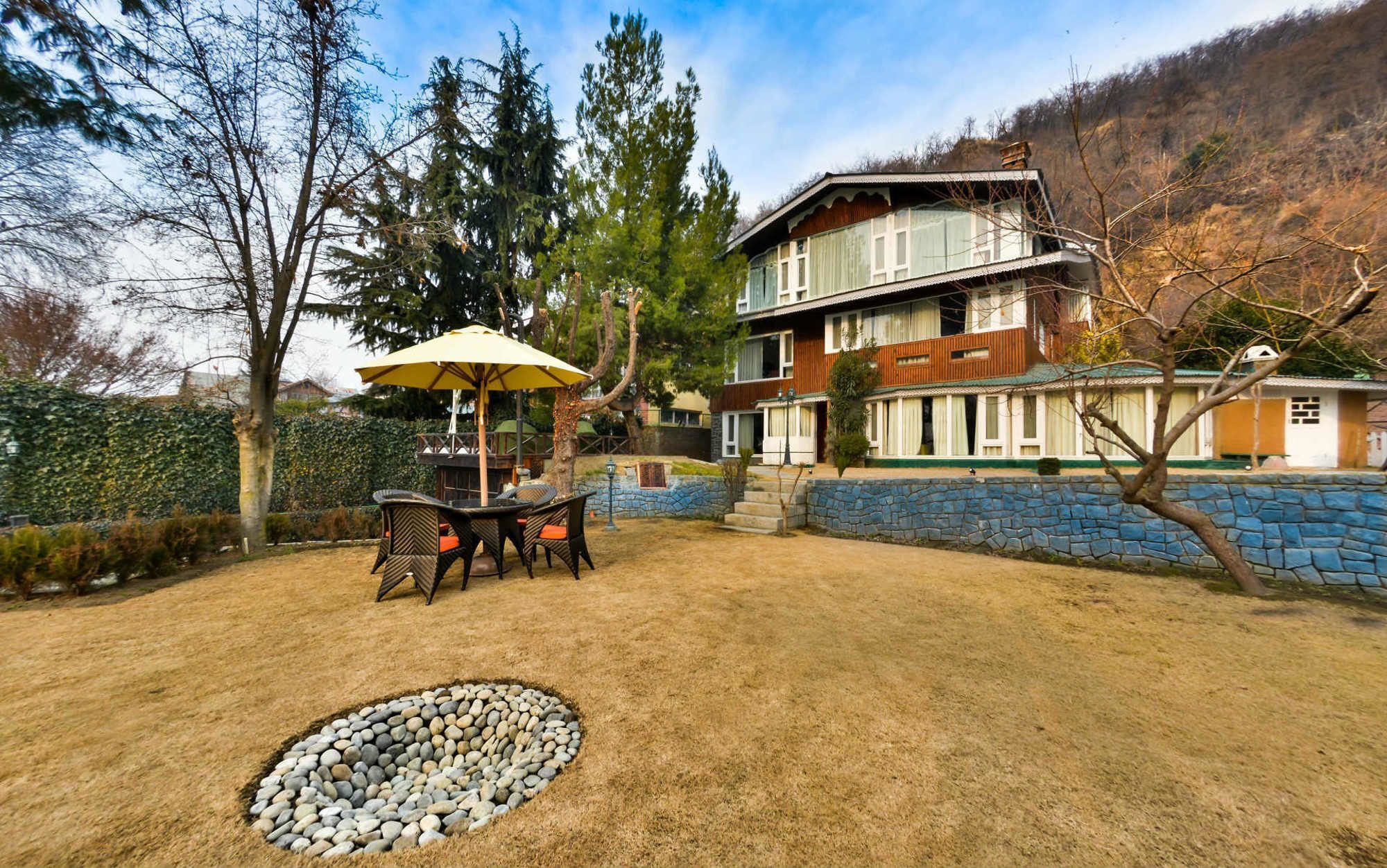 Hotel Metropolis Srīnagar Kültér fotó