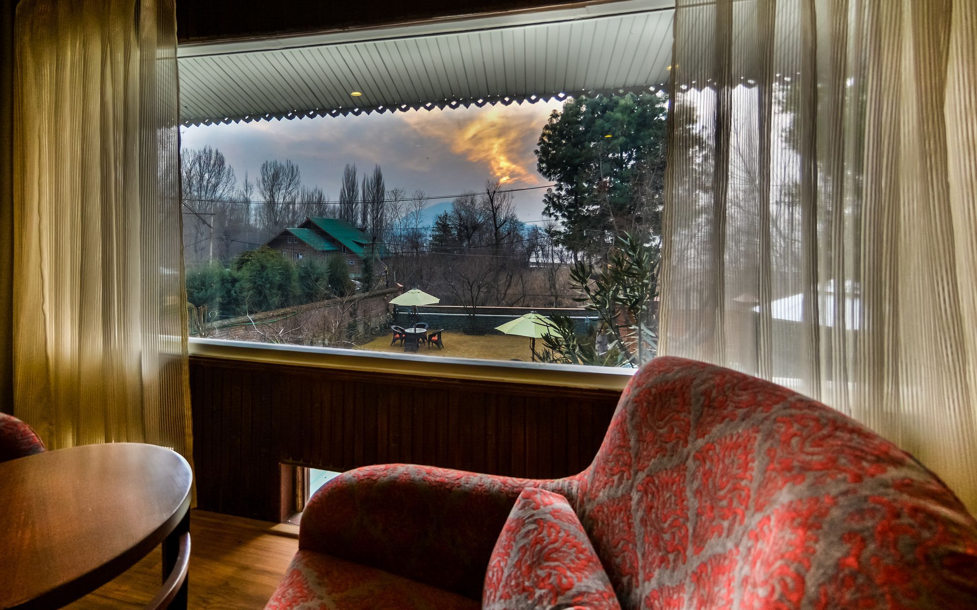 Hotel Metropolis Srīnagar Kültér fotó
